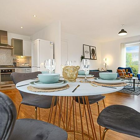 Stylish Apartment With Balcony, Free Parking, Fast Wifi And Smart Tv With Sky And Netflix By Yoko Property Milton Keynes Exterior foto